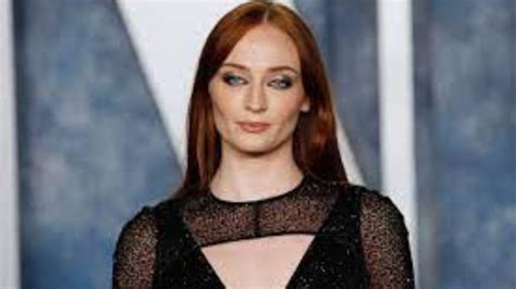 sophie turner nackt|Sophie Turner Nude Pics & Videos, Sex Tape < ANCENSORED.